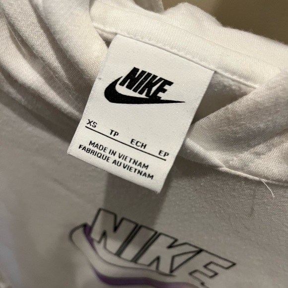 Women white Nike hoodie long sleeve, gently-used, size XS - Picture 3 of 3